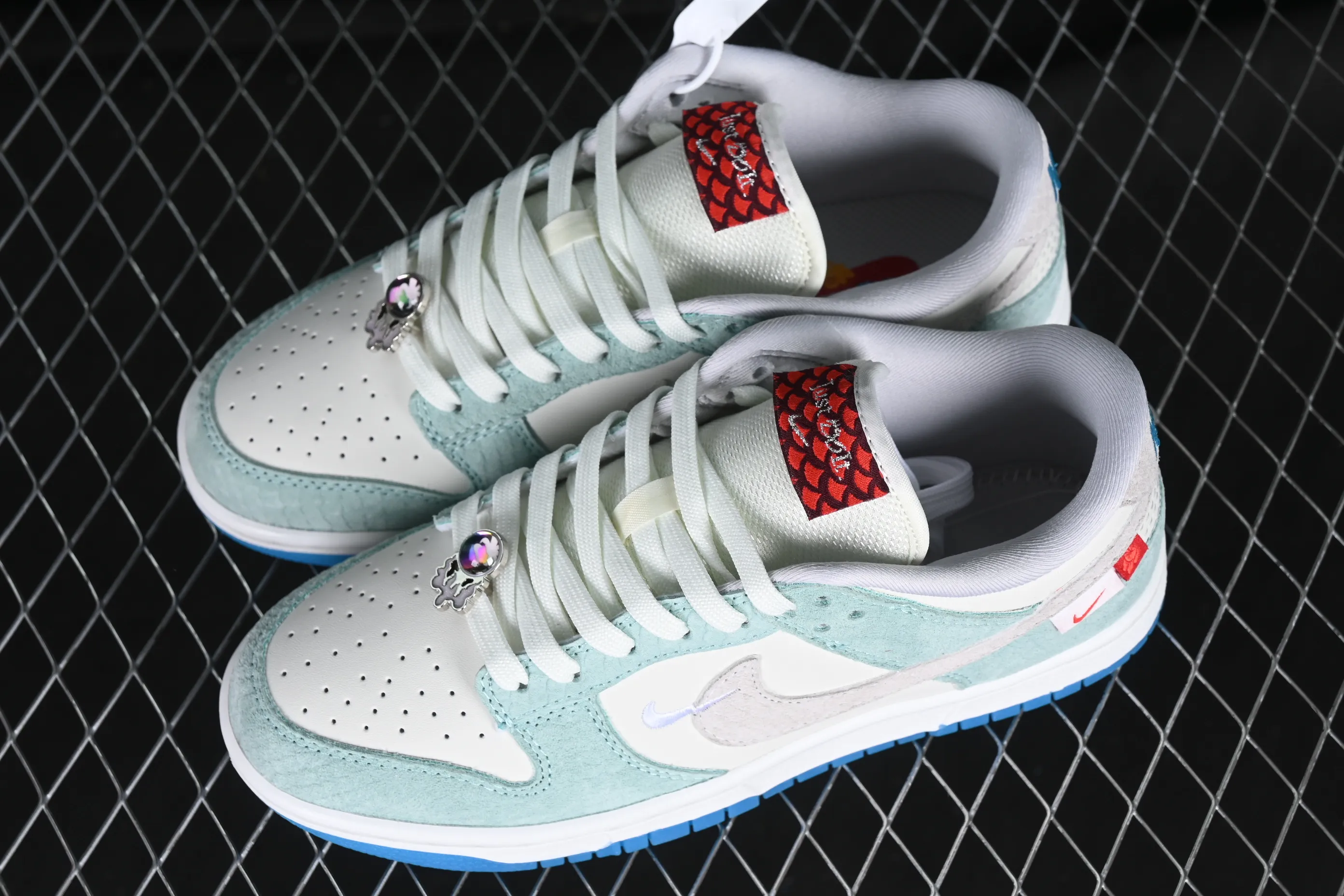 All categories Nk SB Dunk series Nk SB Dunk Low low-top sneakers N version Nk Dunk Low 2024 Year of the Dragon customized SB low-top casual sneakers FZ5065-111